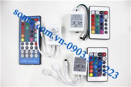  Remote tự động điều khiển 7 màu 5 -> 24v, 6A -> 12A